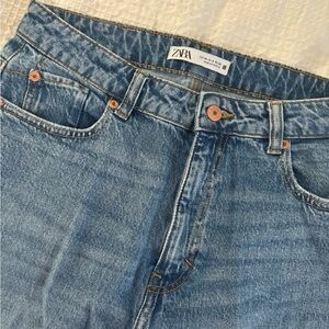 Zara Mom Fit Jeans with a High Waist